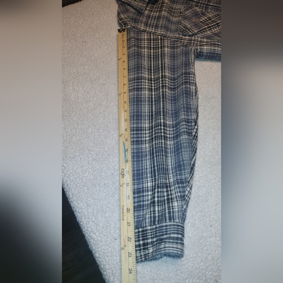 Vintage Men's Carhartt Button-Up Flannel, Size Medium, Blue Plaid - Picture 12 of 12